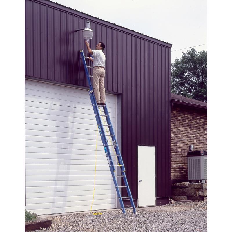 Werner 24 ft. H Fiberglass Telescoping Extension Ladder Type I 250 lb. capacity