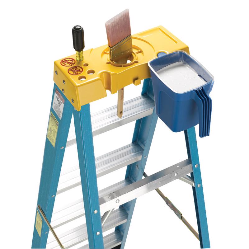 Werner 5 ft. H Fiberglass Step Ladder Type I 250 lb. capacity