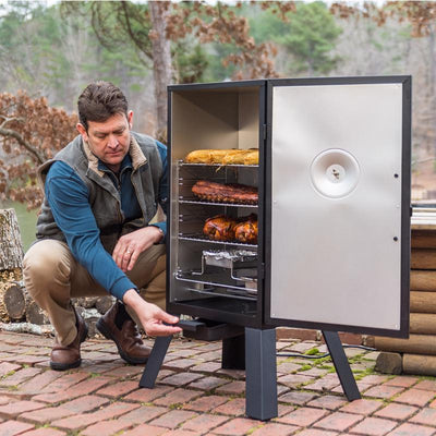 Masterbuilt Analog Wood Chips Vertical Smoker Black