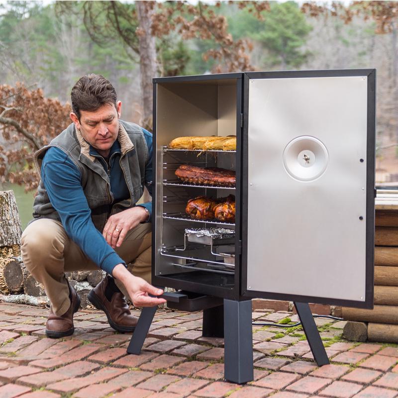 Masterbuilt Analog Wood Chips Vertical Smoker Black