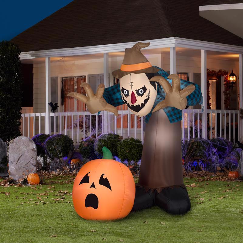 Gemmy Airblown 7.5 ft. LED Prelit Animated Scarecrow Inflatable